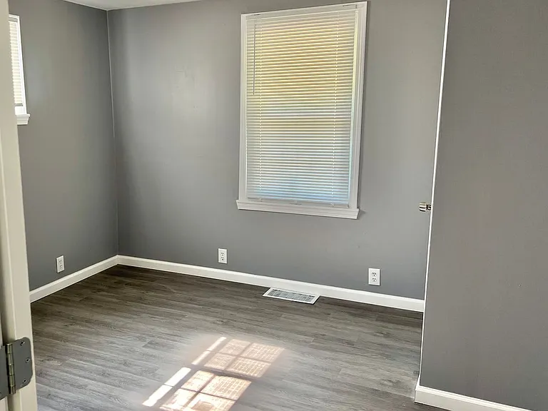 238 Sadonia Ave — Photo 8