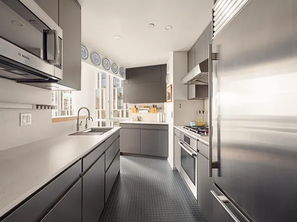 200 Chambers Street image 5 of 21