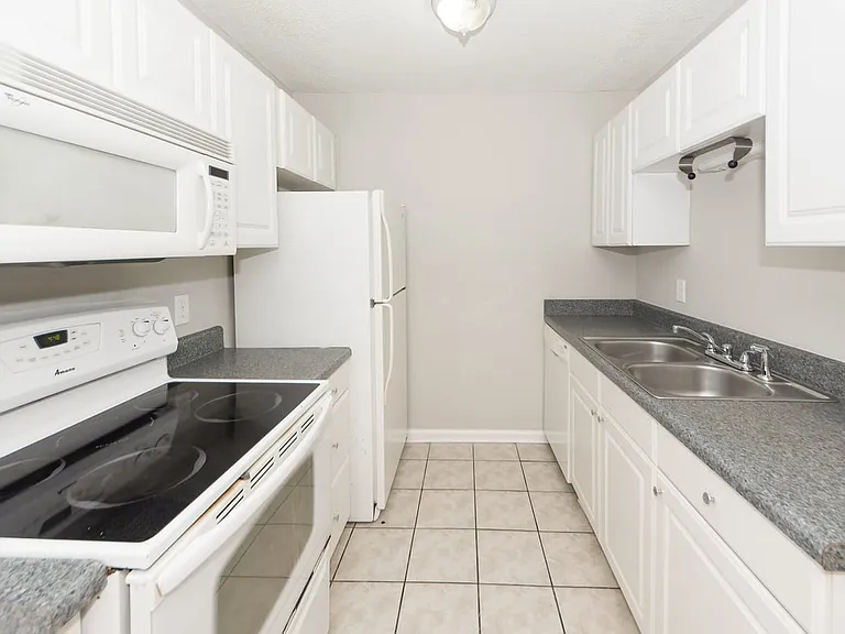 1305 Mathis Ferry Rd — Photo 8