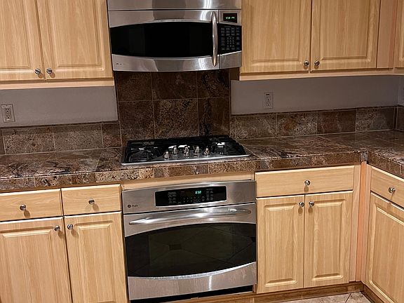 5th image of 49 Meritage Cmn Unit 103