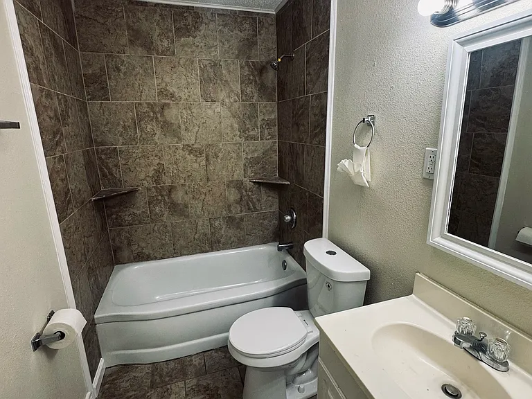 510 Kern Rd — Photo 13