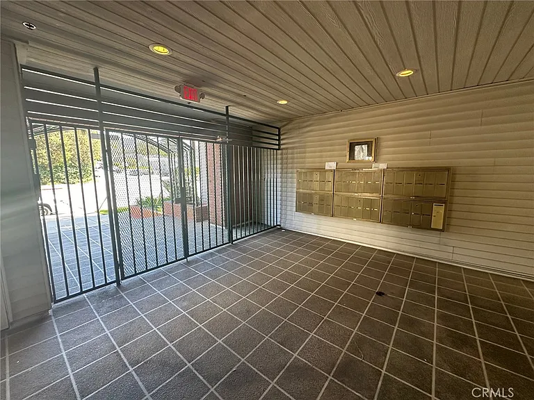2706 Honolulu Ave #111 — Photo 8