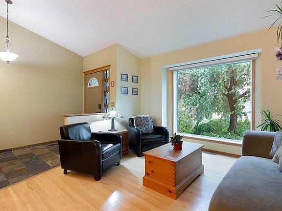 5th image of 337 SE Sandringham Ct NW
