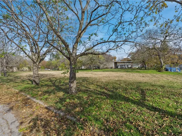 Egan Dr, Waco, TX 76705