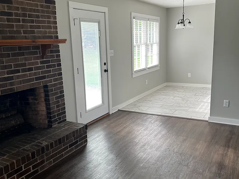 2117 Shadywood Dr — Photo 4