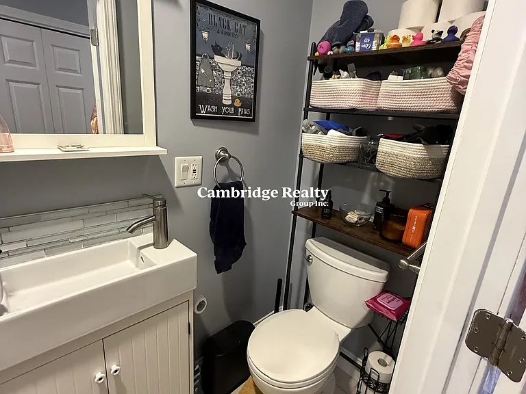 136 Oxford St #1 — Photo 14