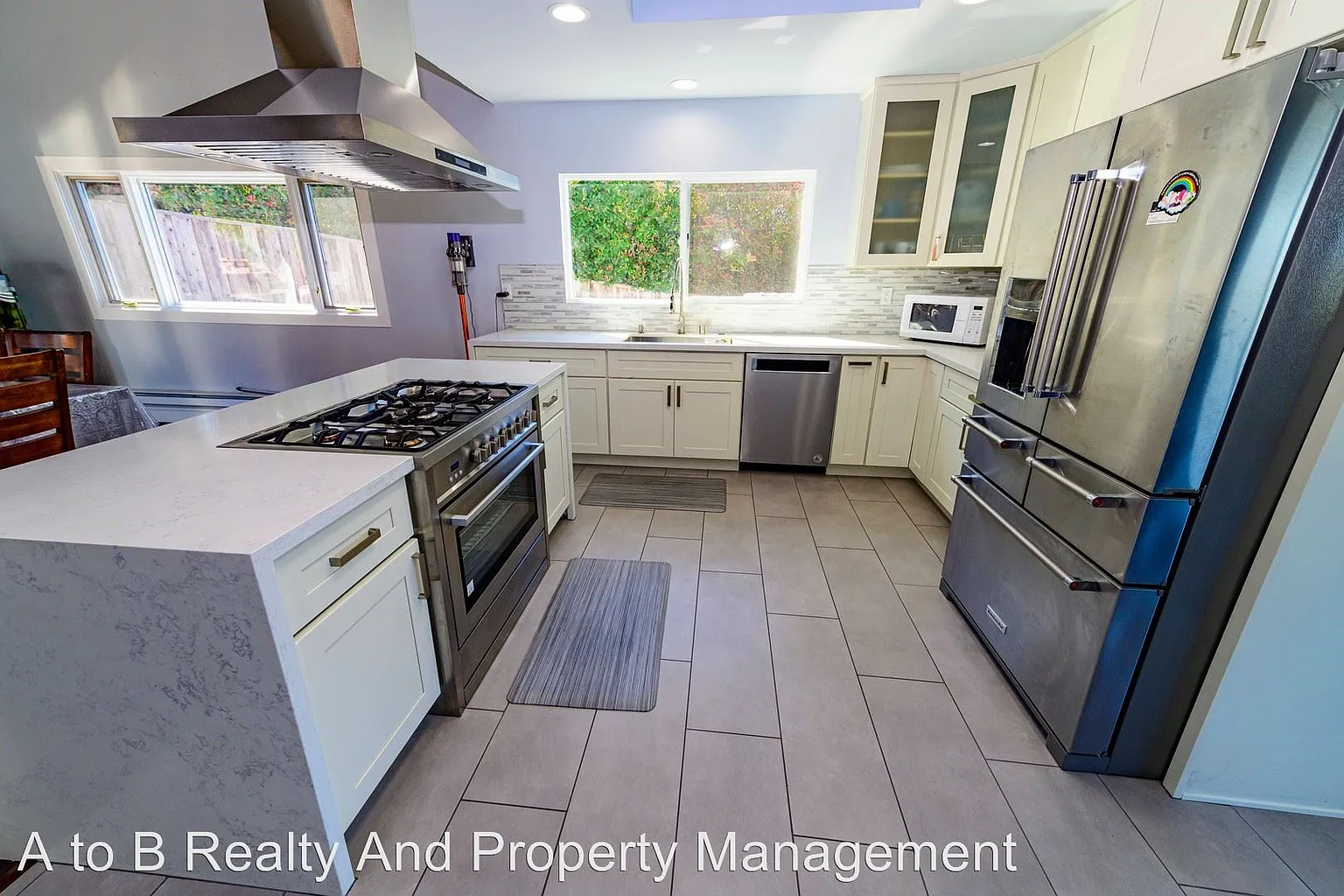 16620 Oak View Cir photo 1