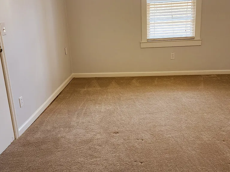 187 E Walnut St — Photo 25