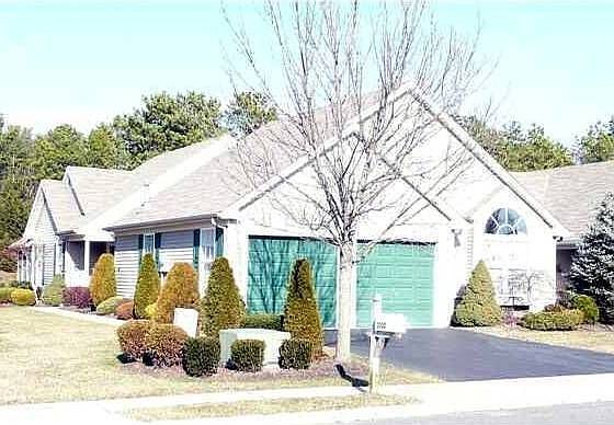 1st image of 2502 Woodbine Ln