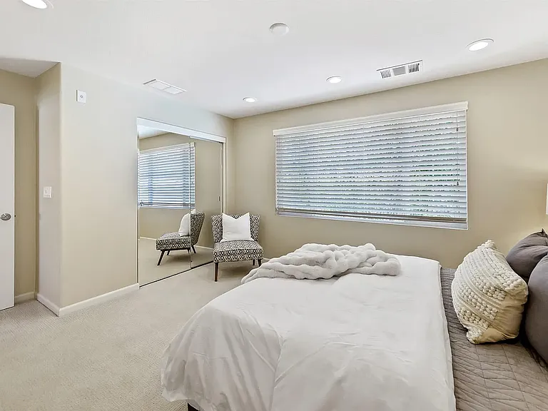 118 Selby Ln #7 — Photo 13