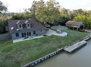 3009 County Road 453, Edna, TX 77971