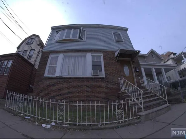 75 Grove St, Passaic, NJ 07055