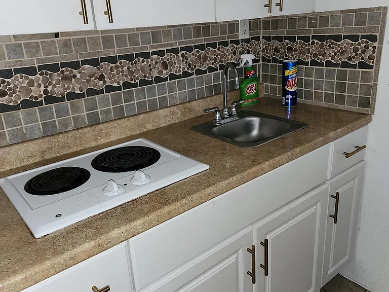 1009 E 23rd Ave #A — Photo 3