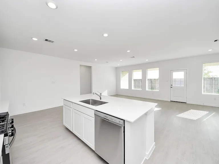 16219 Chestnut Haven Ln — Photo 9