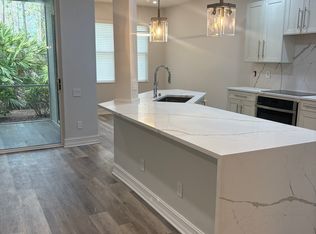 857 Carrick Bend Cir APT 102, Naples, FL 34110