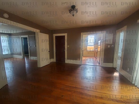 3rd image of 10 Ruxton Ave