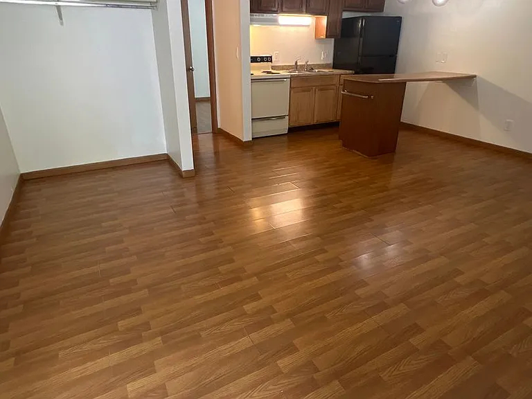 410 4th Ave — Photo 3
