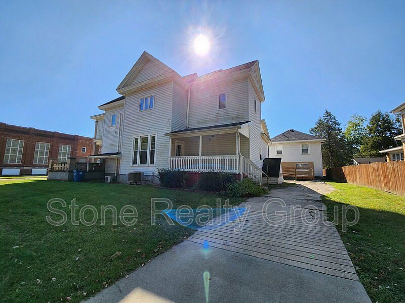 1st image of 509 S 5th St APT 2
