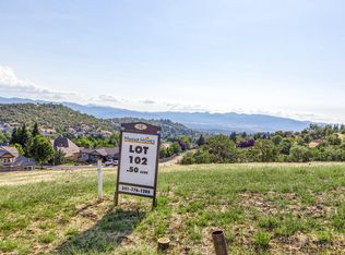 5671 Autumn Park Dr, Medford, OR 97504