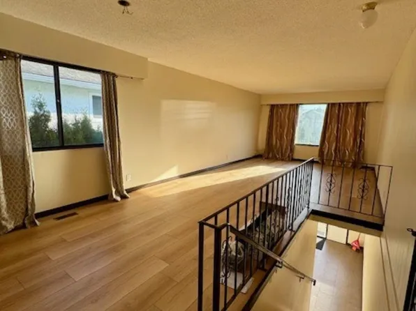 1947 Grant Ave, Pt Coquitlam, BC V3B 1P6