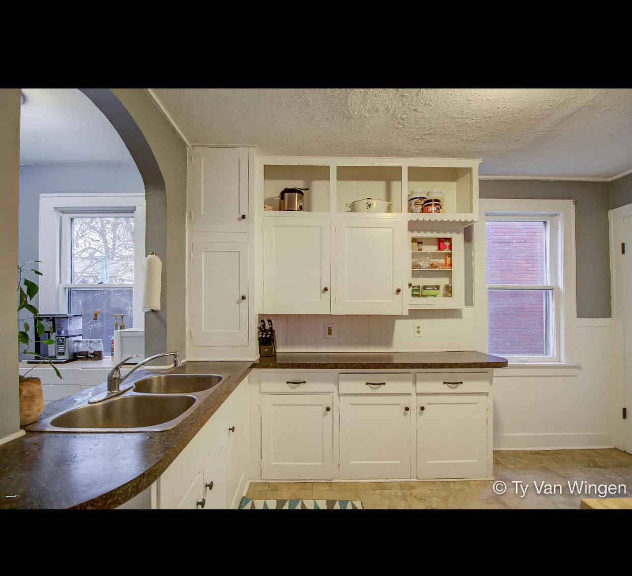 4 bed, 2050 sqft, $615 — Photo 3