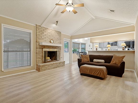 5th image of 1707 ASHLEY CIR
