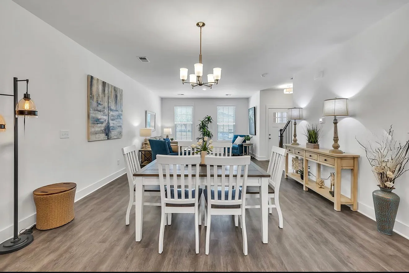 3 bed, 2.5 bath, 1712 sqft, $2,100 — Photo 4