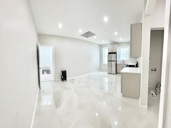 3rd image of 382 Avenue W APT 2F