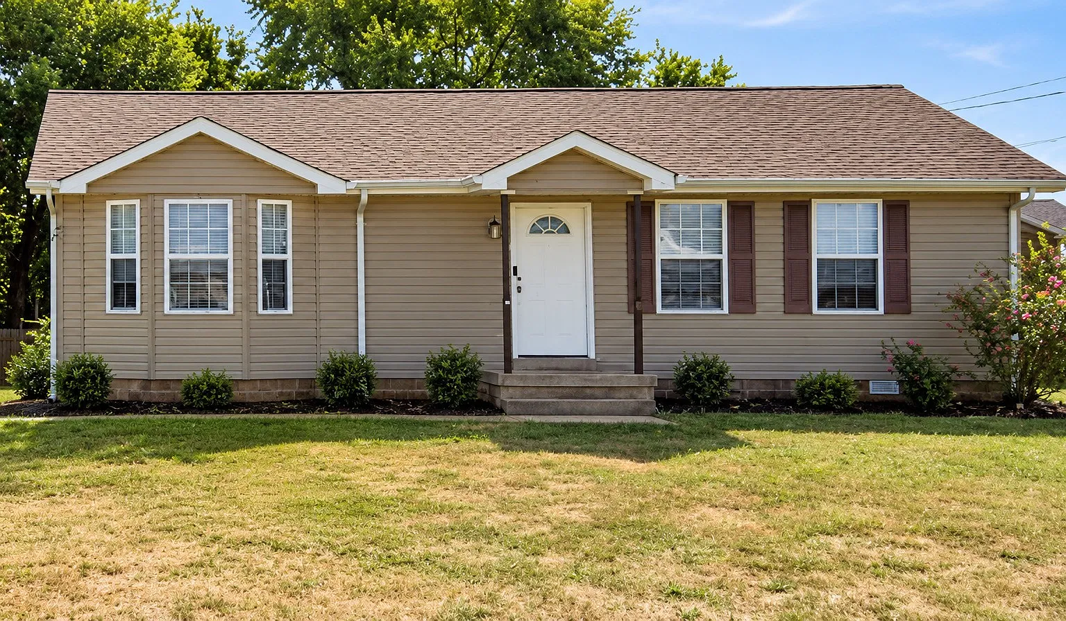 3 bed, 1.5 bath, 950 sqft, $1,195 — Photo 1