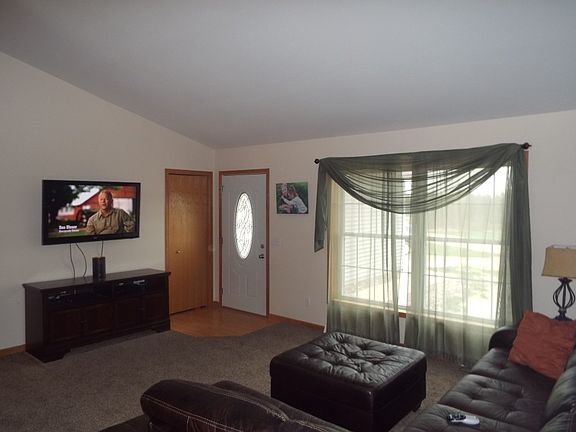 3rd image of W5837 Rolling Hills Dr