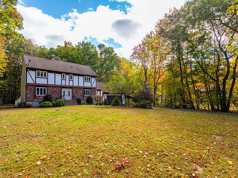 23 Golden Oaks Dr — Photo 35