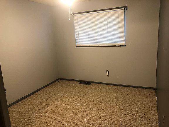 5th image of 467 Buena Vista St