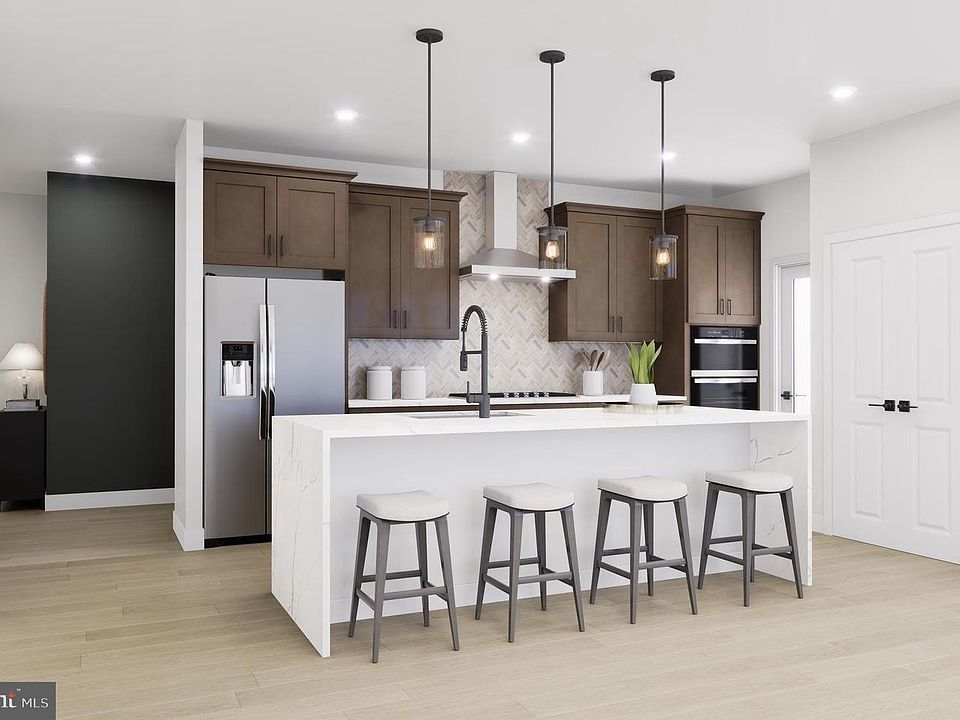 1st image of 125 Kinsale Pl #210