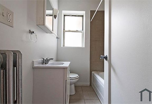 4th image of 10852 S Prairie Ave #C022210