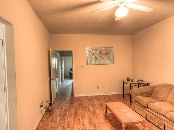 3rd image of 606 Corregidor Dr #B