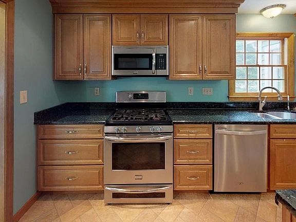 5th image of 55 Hillando Dr