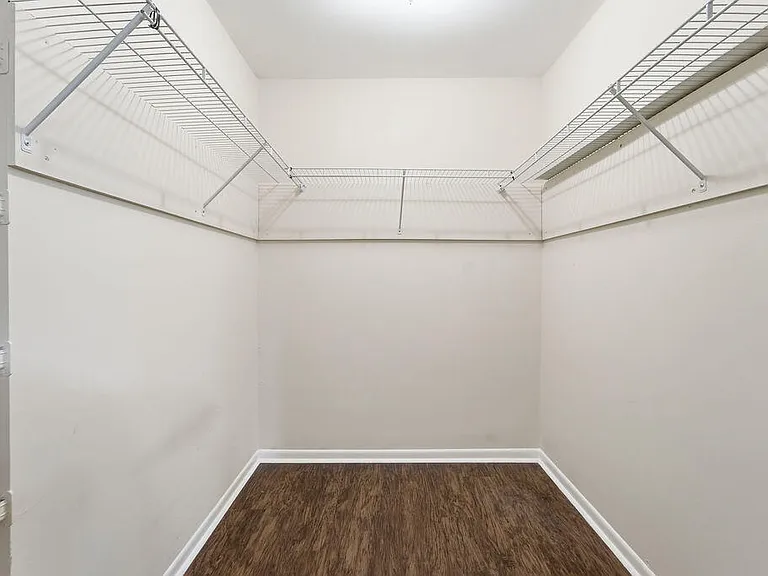 433 SW 27th Ave — Photo 44