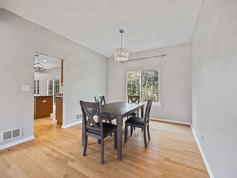722 Aster Dr — Photo 6
