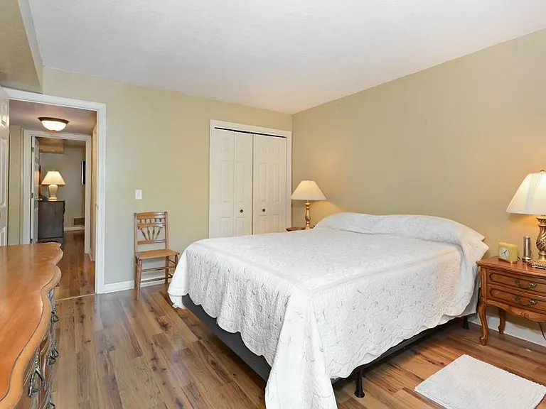 327 Plantation St — Photo 7