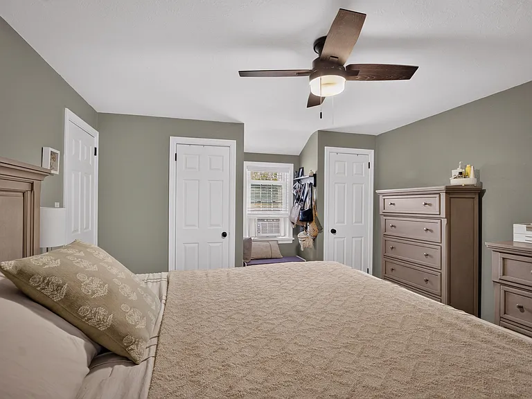 302 Lindsay Rd — Photo 18