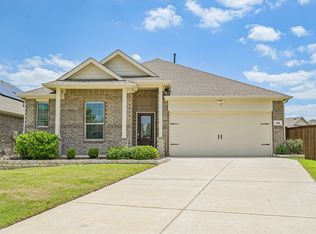825 Tulip Ct, Forney, TX 75126