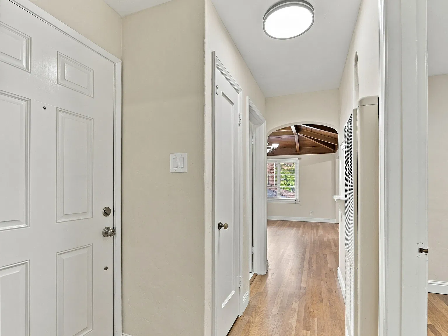 2 bed, 950 sqft, $2,795 — Photo 3