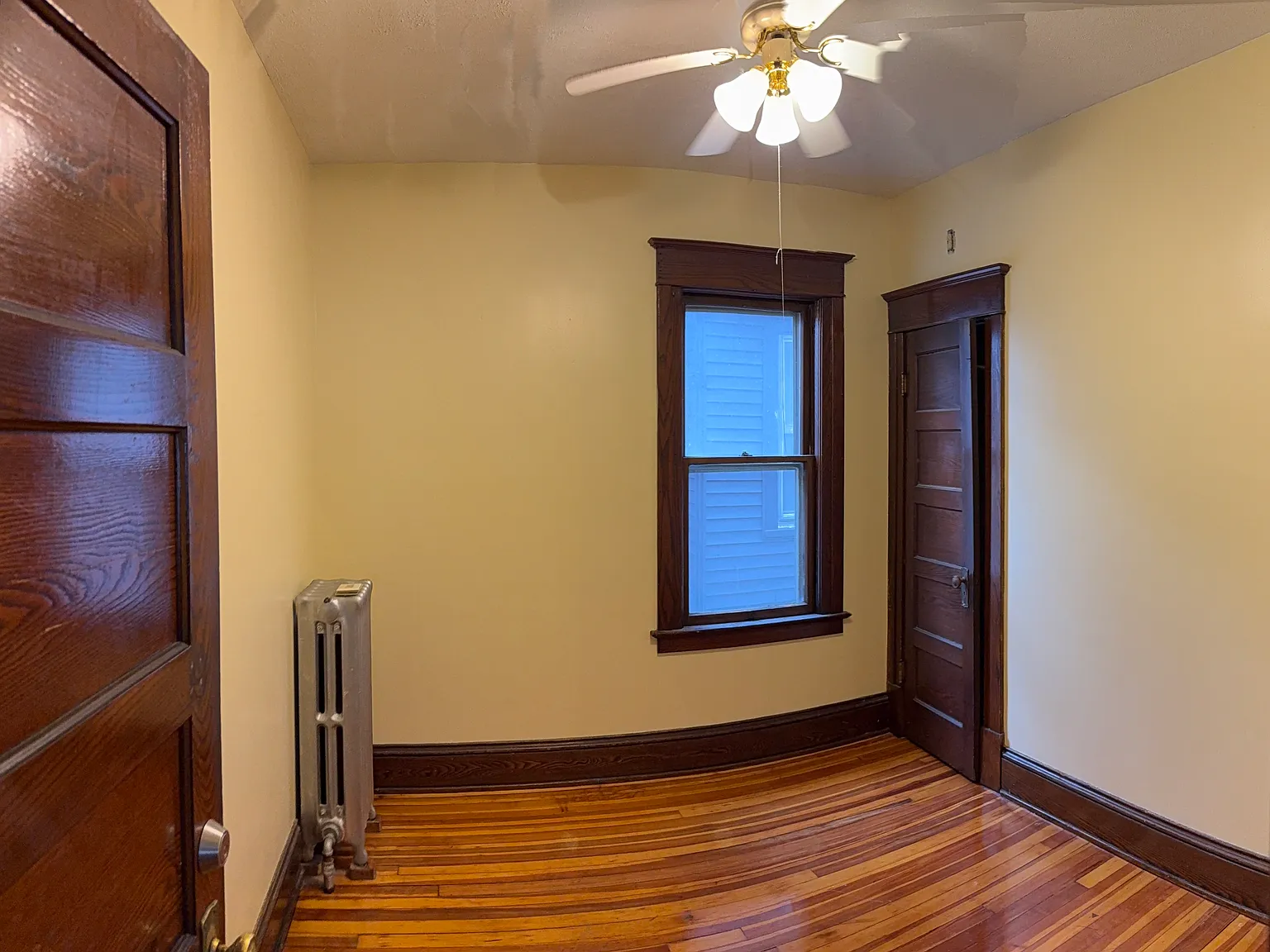 4 bed, 1500 sqft, $550 — Photo 2