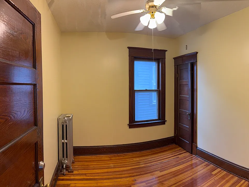 438-440 Hudson Ave #2