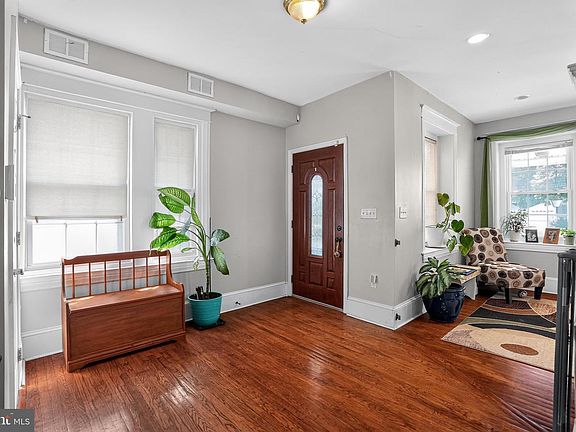 4th image of 103 Lincoln Ave