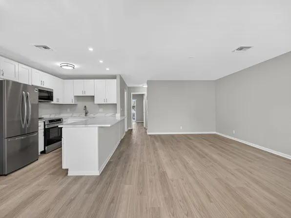 42 Easthampton B, West Palm Beach, FL 33417