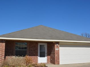 8420 Downe Dr, White Settlement, TX 76108