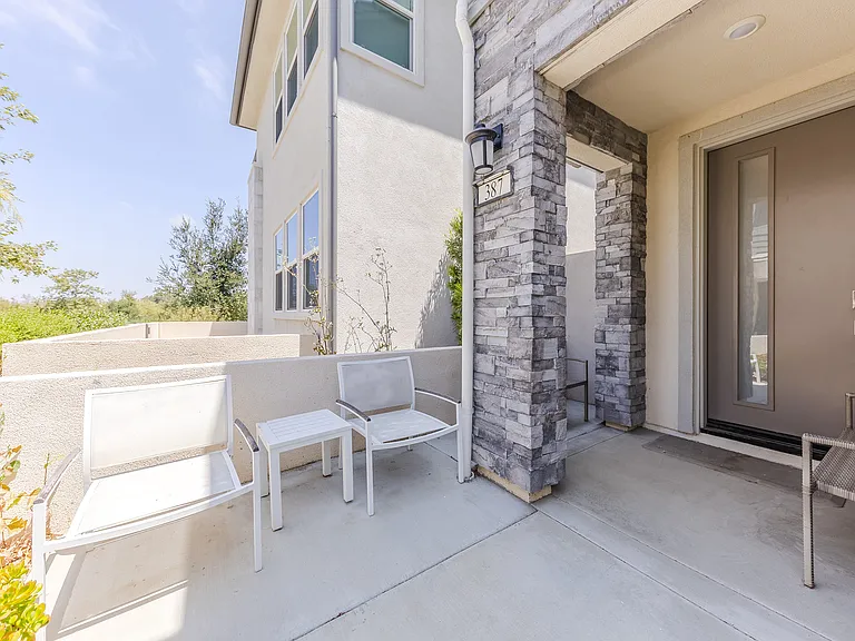 387 Sawbuck — Photo 29