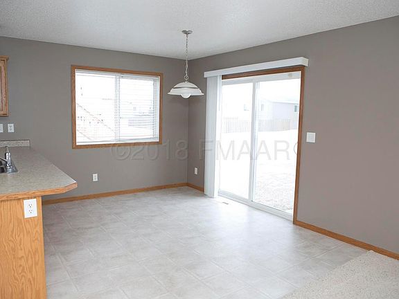4th image of 3430 Eagle Run Dr