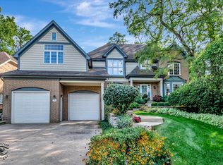 1925 Bending Oaks Ct, Downers Grove, IL 60515